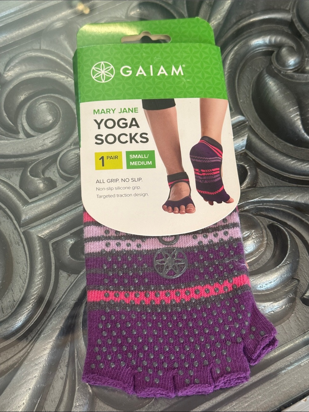 GAIAM Small Medium Purple Pink Mary Jane Grip Yoga Socks - Picture 6 of 8